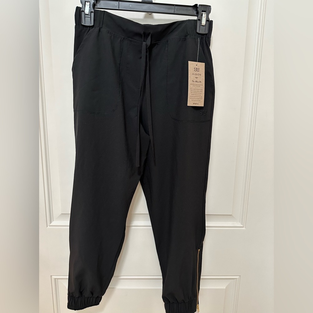 NWT Black Albion Jetsetters